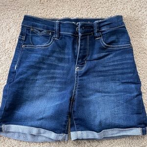 Bermuda jean shorts. Size 1. Great condition.